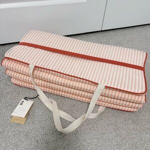 Foldable Lounger Mat with Handles